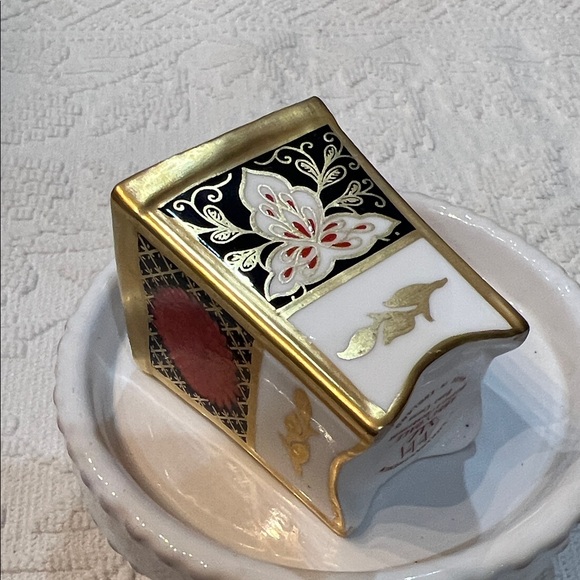 1961-74 Chrysanthemum Abbeydale Duffield Derbyshire Bone China Mini Vase England - Picture 16 of 16